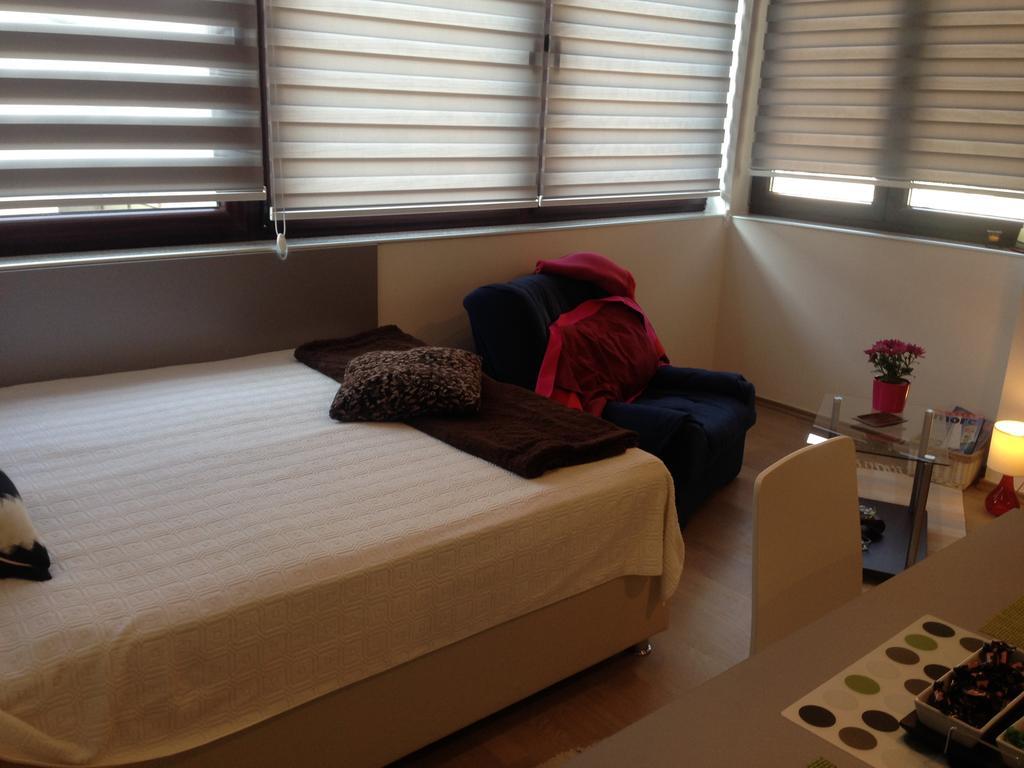 Dea'S Studio Apartment Szarajevó Szoba fotó