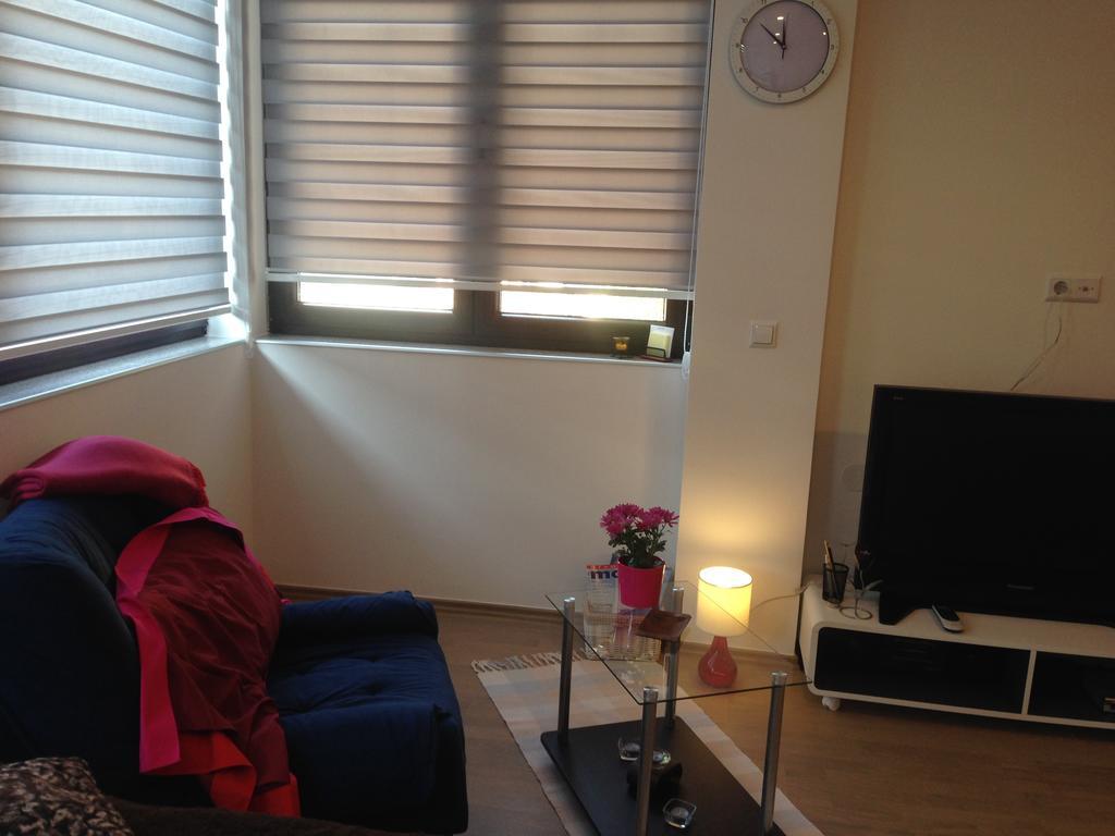 Dea'S Studio Apartment Szarajevó Szoba fotó